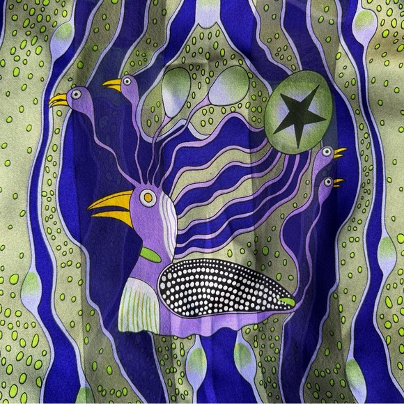 Kenojuak Ashevak ‘The Enchanted Birds’ Silk Scarf - Picture 11 of 15